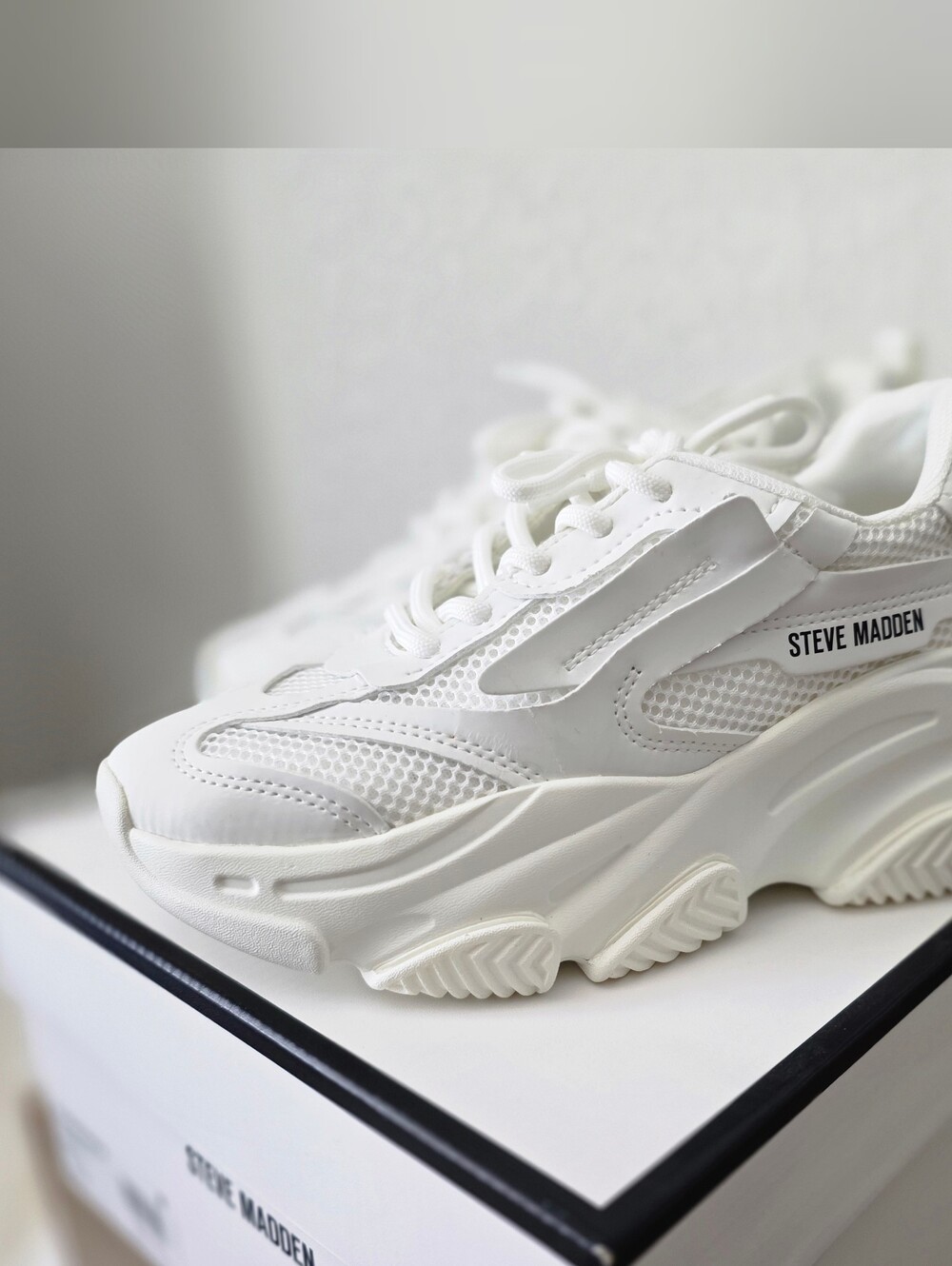Steve Madden Posession Sneakers